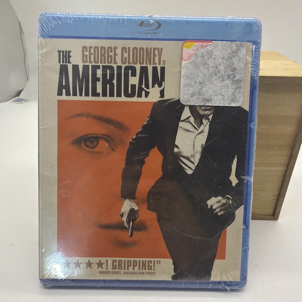 The American Blu-ray George Clooney 2010 Action Thriller Focus Features NEW